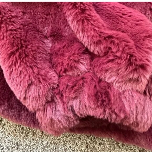 Scoop Women's Faux Fur Oversized Jacket with Cinch Waist - Picture 3 of 3